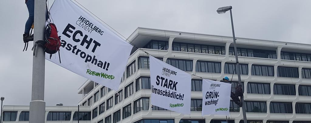 Bannerprotest vor dem Hauptsitz von HeidelbergCement, 4.6.20 Foto: ROBIN WOOD
