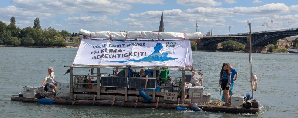 Ahoi! Heute startet in Mainz die ROBIN WOOD-Floßtour für Klimagerechtigkeit! (Foto: ROBIN WOOD / Julian Smaluhn)