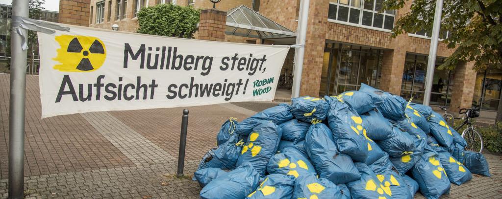 Protest vor Umweltministerium in Stuttgart, Oktober 2015 Protest vor Umweltministerium in Stuttgart, Oktober 2015