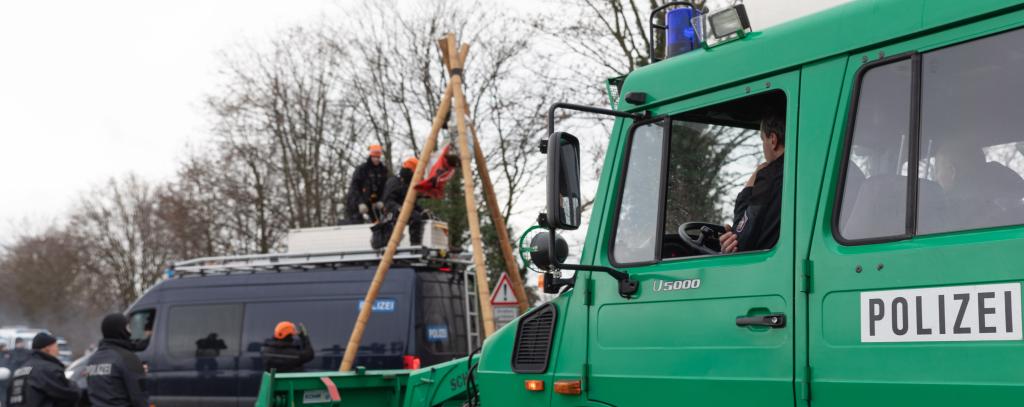 Polizeieinsatz gegen Klimaaktivist*innen in Lützerath, 2.1.2023 (Foto: ROBIN WOOD / Moritz Heck)