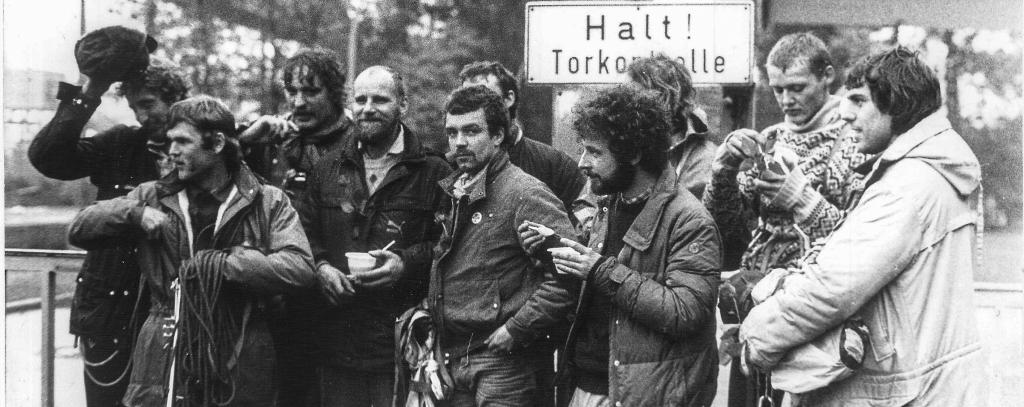 ROBIN WOOD-Aktionsgruppe in Wedel: Erdmann Wingert ist der Dritte von links (Foto: Marily Stroux)