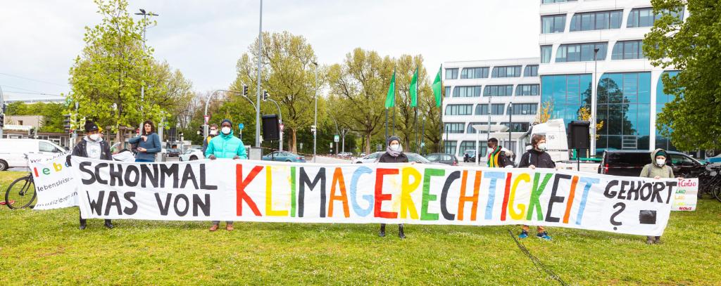 Protest zur Hauptversammlung von HeidelbergCement, 6.5.21 (Foto: Joe Pohl)