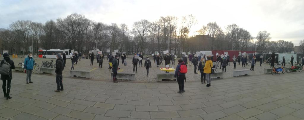 Klimaschutzaktion vor der ÖVB-Arena Bremen, 27.01.21