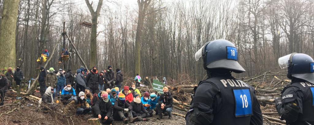 Protestaktion gegen den Weiterbau der A49 im Dannenröder Wald, 6.12.20