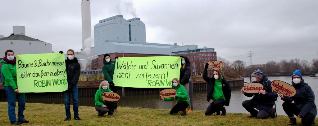 Bannerprotest vor dem Kraftwerk Tiefstack, Hamburg 28.2.21 (Foto: ROBIN WOOD / Mirko Boll)