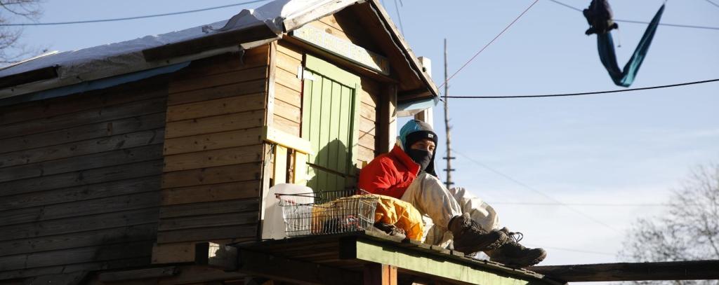 Klimaaktivist*in in Lützerath im rheinischen Braunkohlerevier (Foto: ROBIN WOOD / Moritz Heck)