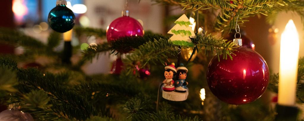 Geschmückter Weihnachtsbaum 