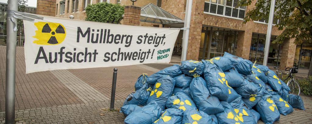 Protest vor Umweltministerium in Stuttgart, Oktober 2015