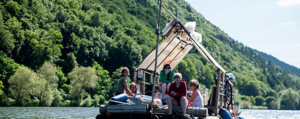 ROBIN WOOD ist jedes Jahr im Sommer auf Aktions-Floßtour (Foto: Pay Numrich)