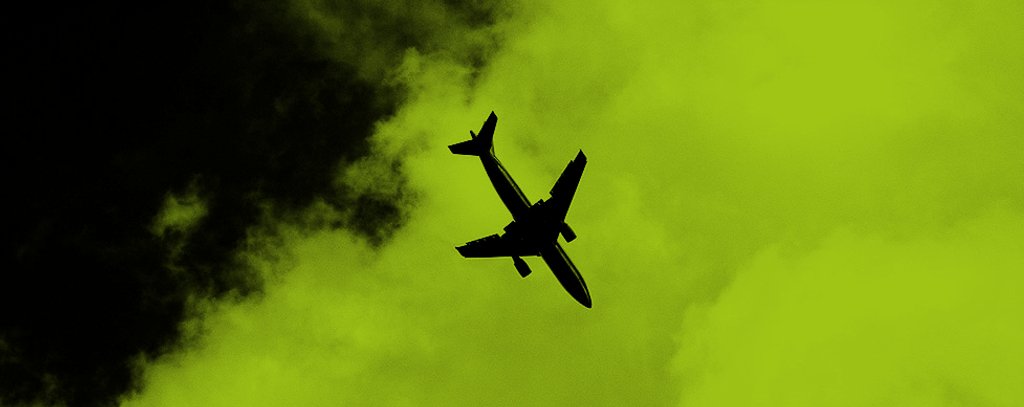 Photo by A. Carlos Herrera from FreeImages Flugzeug im Abwärtsflug