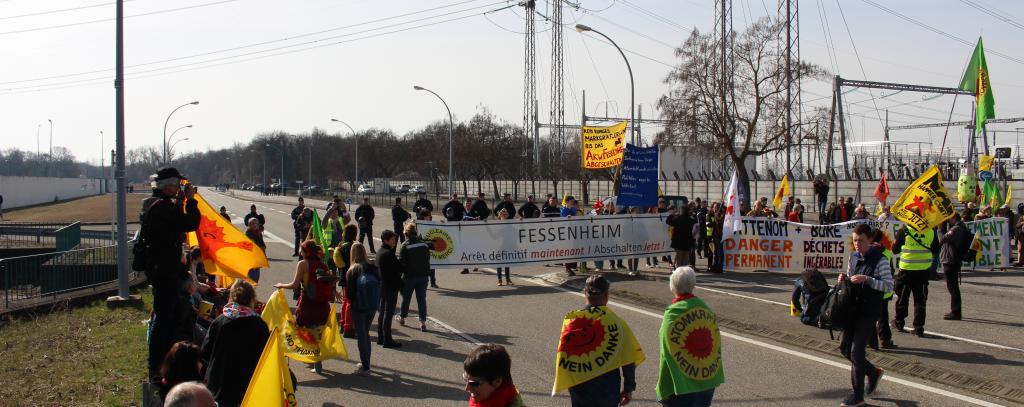 Demonstration am AKW Fessenheim, 12.3.17 (Foto: Aaron Schinker/ROBIN WOOD) Demo AKW Fessenheim