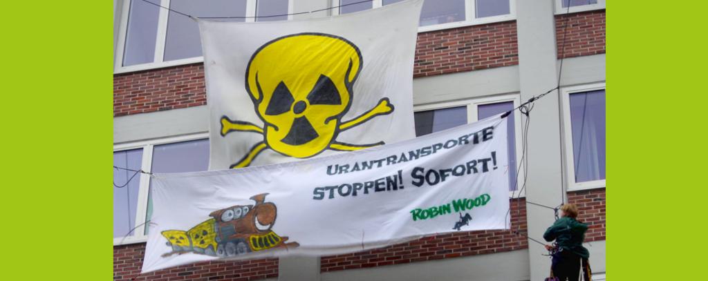 Banneraktion gegen Urantransporte, Hamburg 11.4.2017 (Foto: ROBIN WOOD/Christensen) Aktion gegen Urantransporte