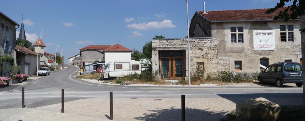 Der kleine Ort Bure in Frankreich - ein Dorf am atomaren Abgrund (Foto: ROBIN WOOD)