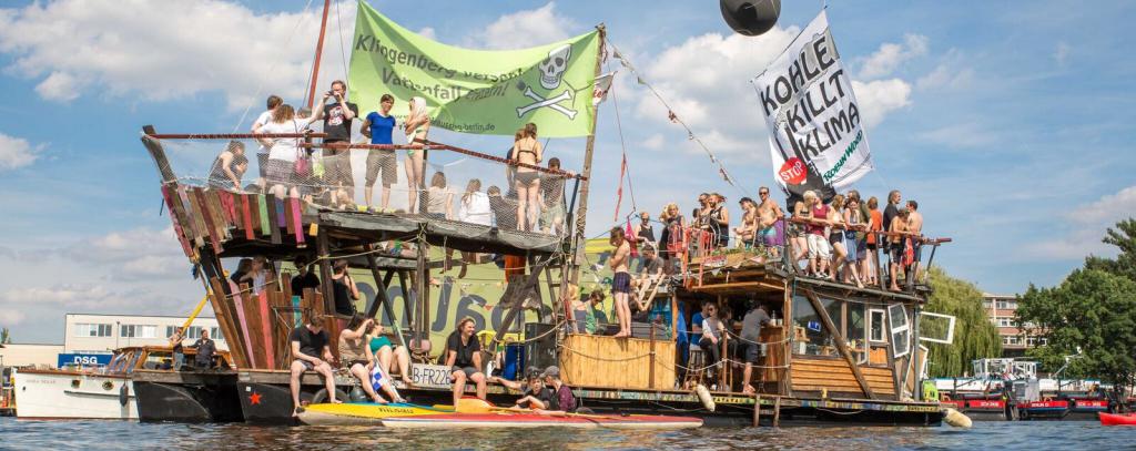 "Coal & Boat"-Demonstration in Berlin (Juli 2016) "Coal & Boat" Protest Berlin Klingenberg