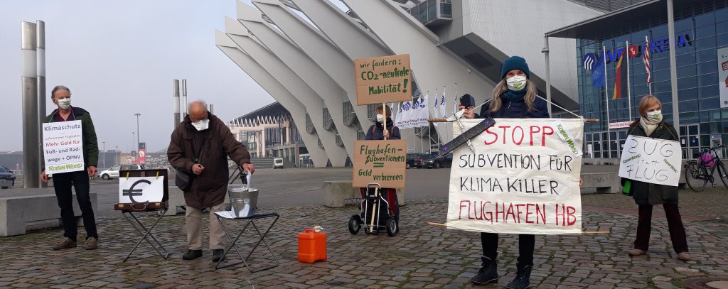 Protest gegen Flughafen-Subventionen, Bremen 16.12.20 (Foto: ROBIN WOOD) Protest gegen Flughafen-Subventionen