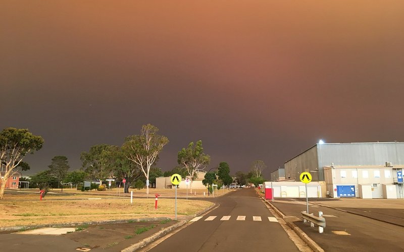 Foto: Bidgee, CC BY-SA 3.0 AU via Wikimedia Commons Rauch von Buschfeuer