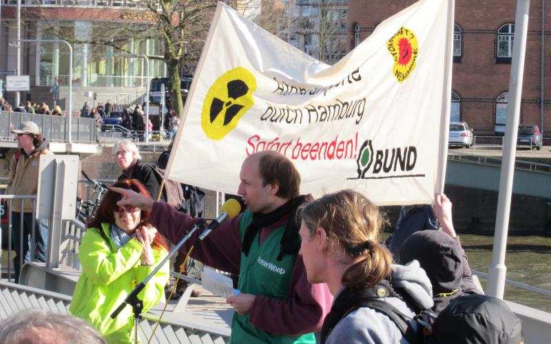 Fukushima mahnt - Demonstration in Hamburg am 11.03.2017