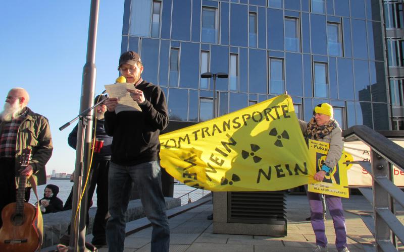 Fukushima mahnt - Demonstration in Hamburg am 11.03.2017