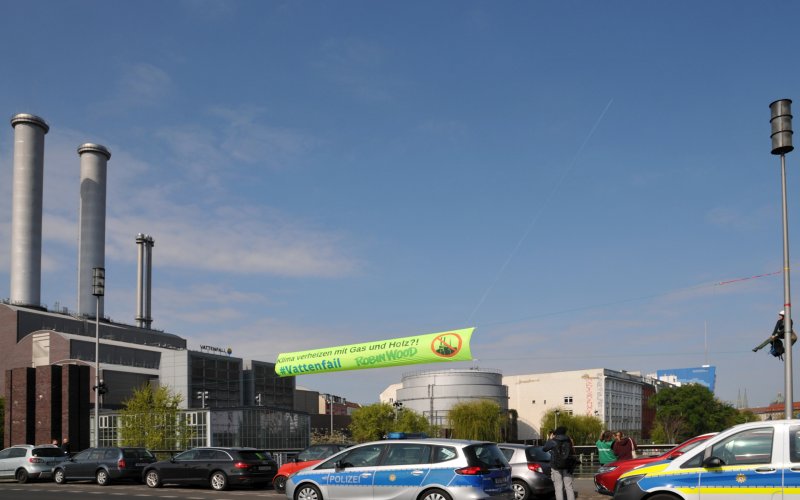 Transpi und Vattenfall-Heizkraftwerk in Berlin-Mitte