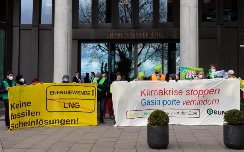 Protest von ROBIN WOOD, DUH BUND und Klimabündnis gegen LNG
