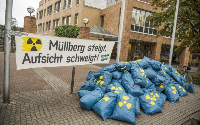 Protest vor Umweltministerium in Stuttgart, Oktober 2015