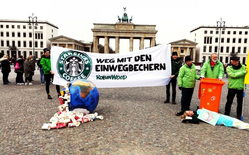 Foto Becher-Aktion Berlin Meerjungfrau