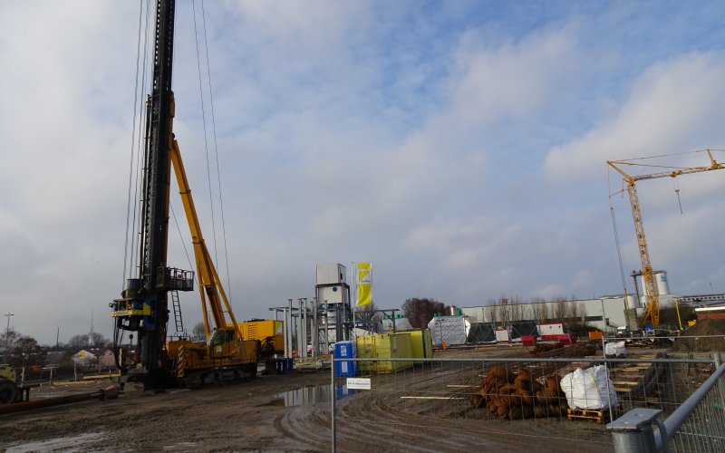 Bauarbeiten auf dem Cuxhavener Hafengelände