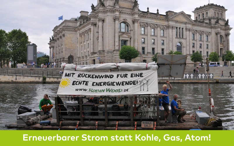 Floßfoto vor Reichstag in Berlin