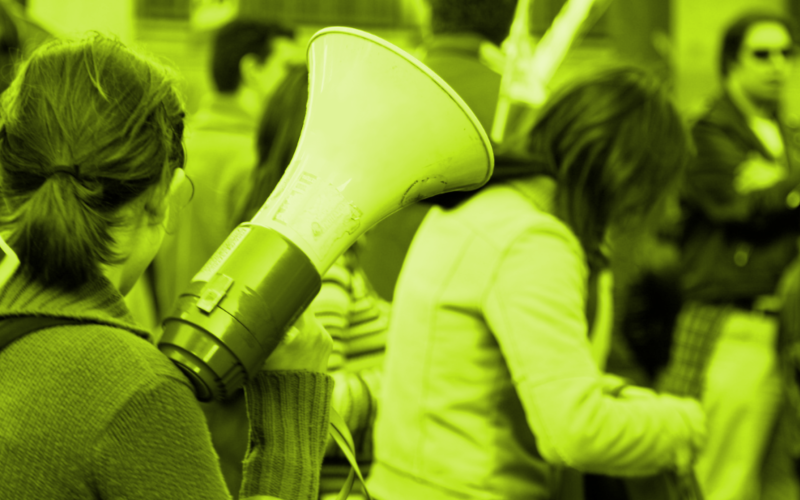 Demo-Bild mit Megaphon