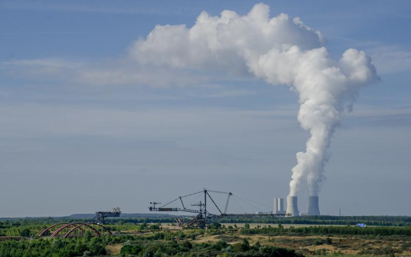 Kraftwerk Lippendorf im mitteldeutschen Braunkohlerevier bei Leipzig (Foto: BUND Sachsen) Kraftwerk Lippendorf im mitteldeutschen Braunkohlerevier bei Leipzig