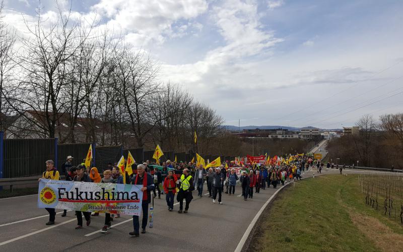 Demonstration zum Fukushima-Jahrestag beim Atomkraftwerk Neckarwestheim