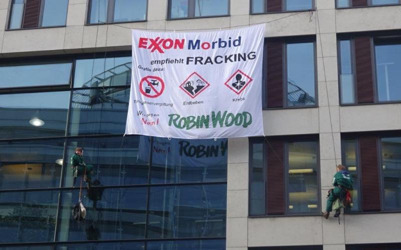 ROBIN WOOD-Protest bei Exxon Mobil-Firmenzentrale, November 2015, Hamburg