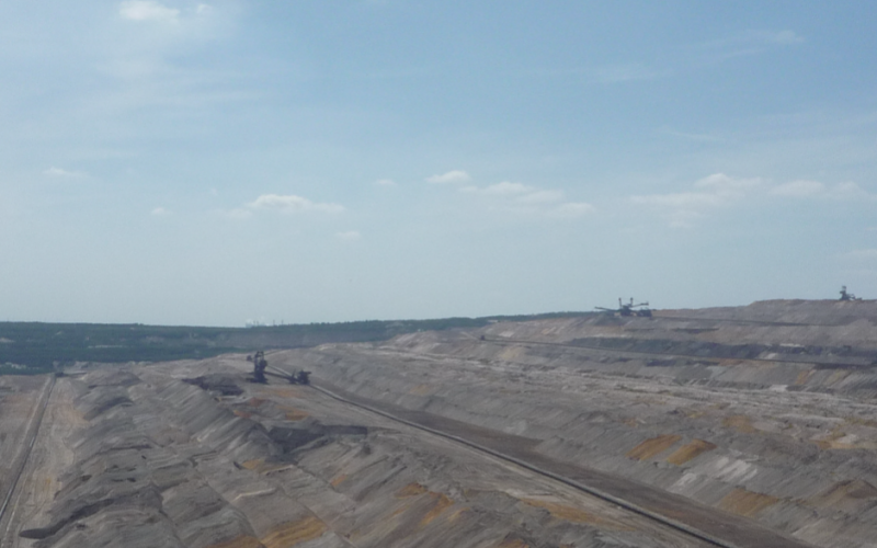 Blick in den Tagebau Hambach im rheinischen Braunkohlerevier bei Köln.