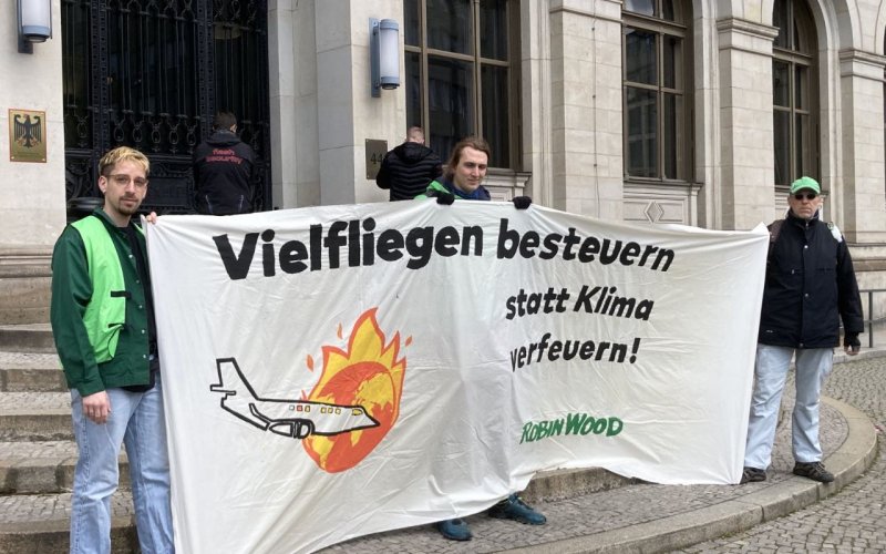 Protest vor dem Verkehrsministerium